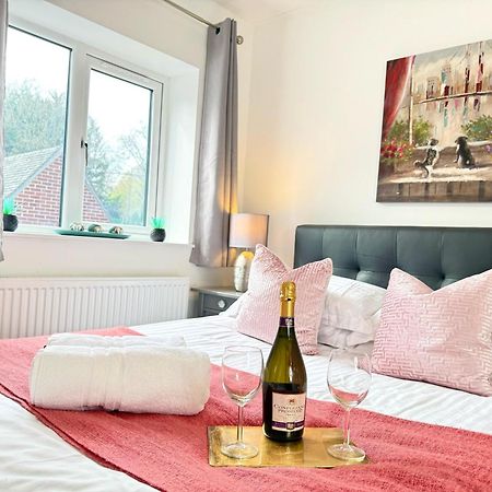 Walnut Flats-F5, Stylish 1-Bedroom - Parking, Netflix, Wifi - Close To Oxford, Bicester & Blenheim Palace Kidlington Kültér fotó