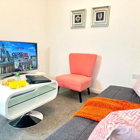 Walnut Flats-F5, Stylish 1-Bedroom - Parking, Netflix, Wifi - Close To Oxford, Bicester & Blenheim Palace Kidlington Kültér fotó