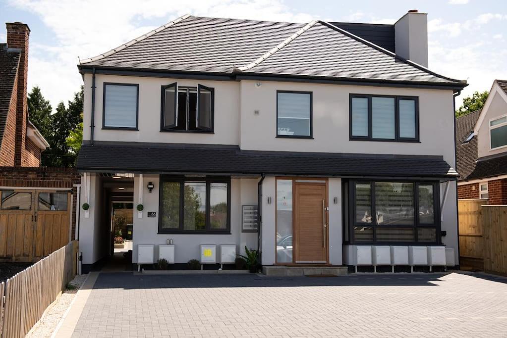 Walnut Flats-F5, Stylish 1-Bedroom - Parking, Netflix, Wifi - Close To Oxford, Bicester & Blenheim Palace Kidlington Kültér fotó