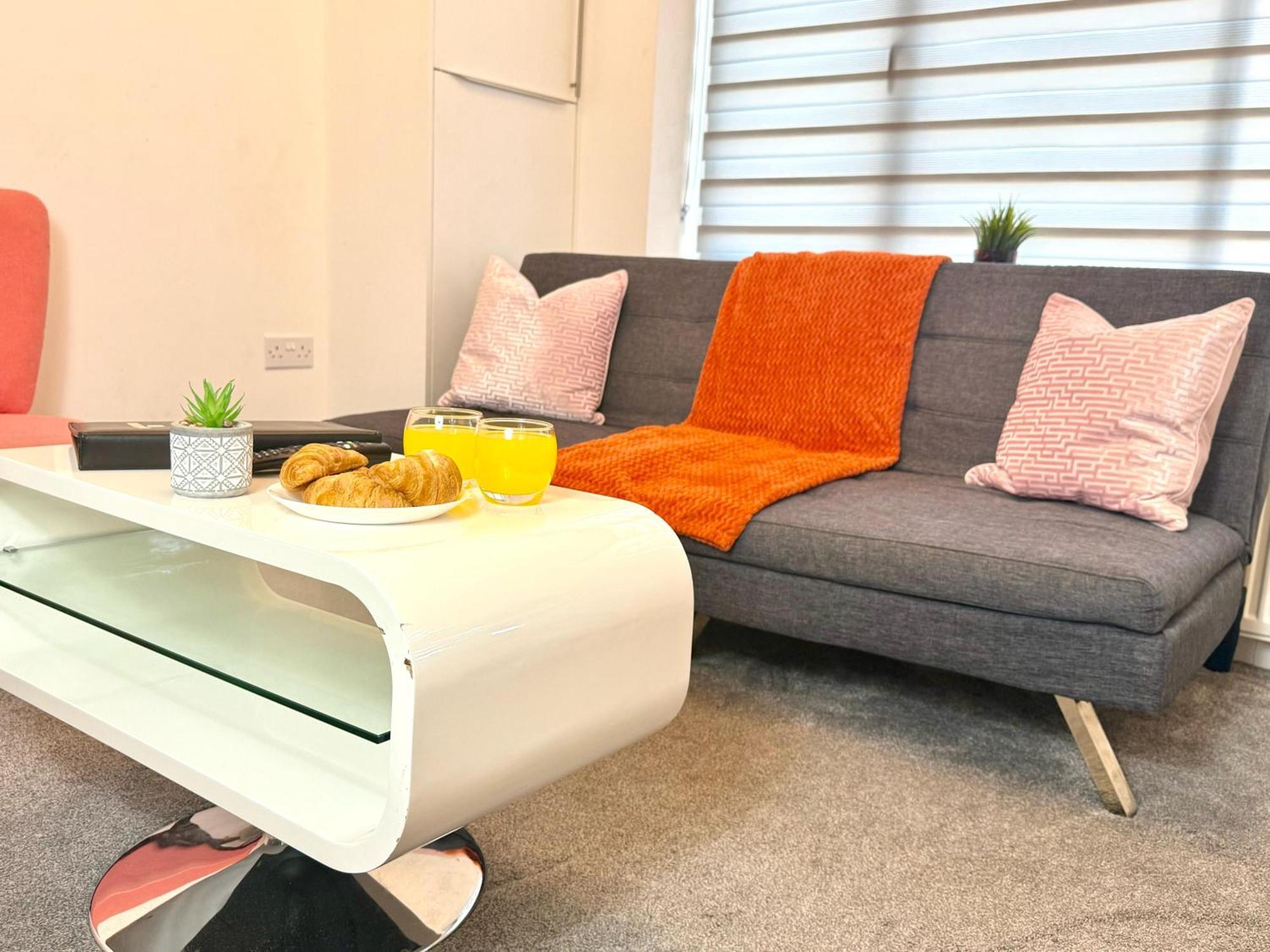 Walnut Flats-F5, Stylish 1-Bedroom - Parking, Netflix, Wifi - Close To Oxford, Bicester & Blenheim Palace Kidlington Kültér fotó