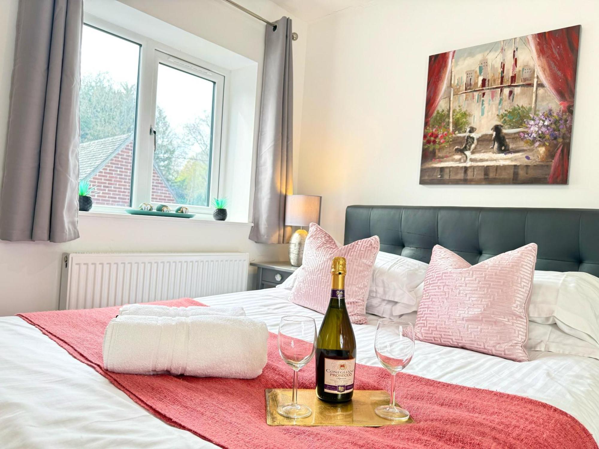 Walnut Flats-F5, Stylish 1-Bedroom - Parking, Netflix, Wifi - Close To Oxford, Bicester & Blenheim Palace Kidlington Kültér fotó