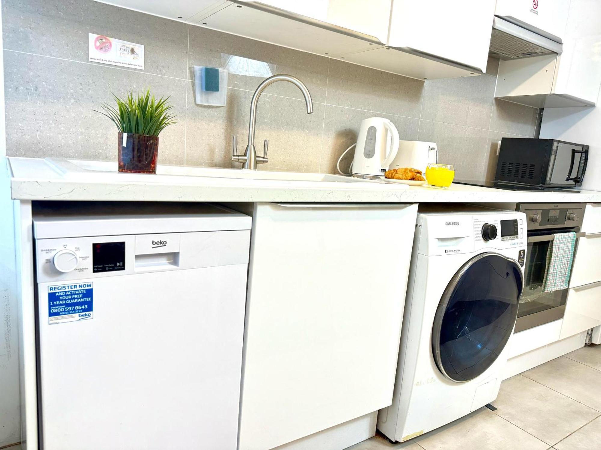 Walnut Flats-F5, Stylish 1-Bedroom - Parking, Netflix, Wifi - Close To Oxford, Bicester & Blenheim Palace Kidlington Kültér fotó