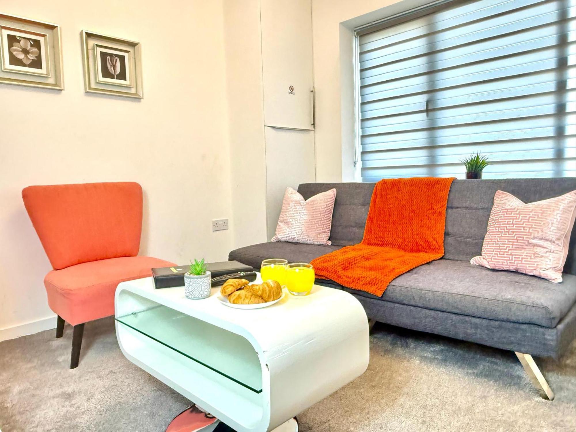 Walnut Flats-F5, Stylish 1-Bedroom - Parking, Netflix, Wifi - Close To Oxford, Bicester & Blenheim Palace Kidlington Kültér fotó